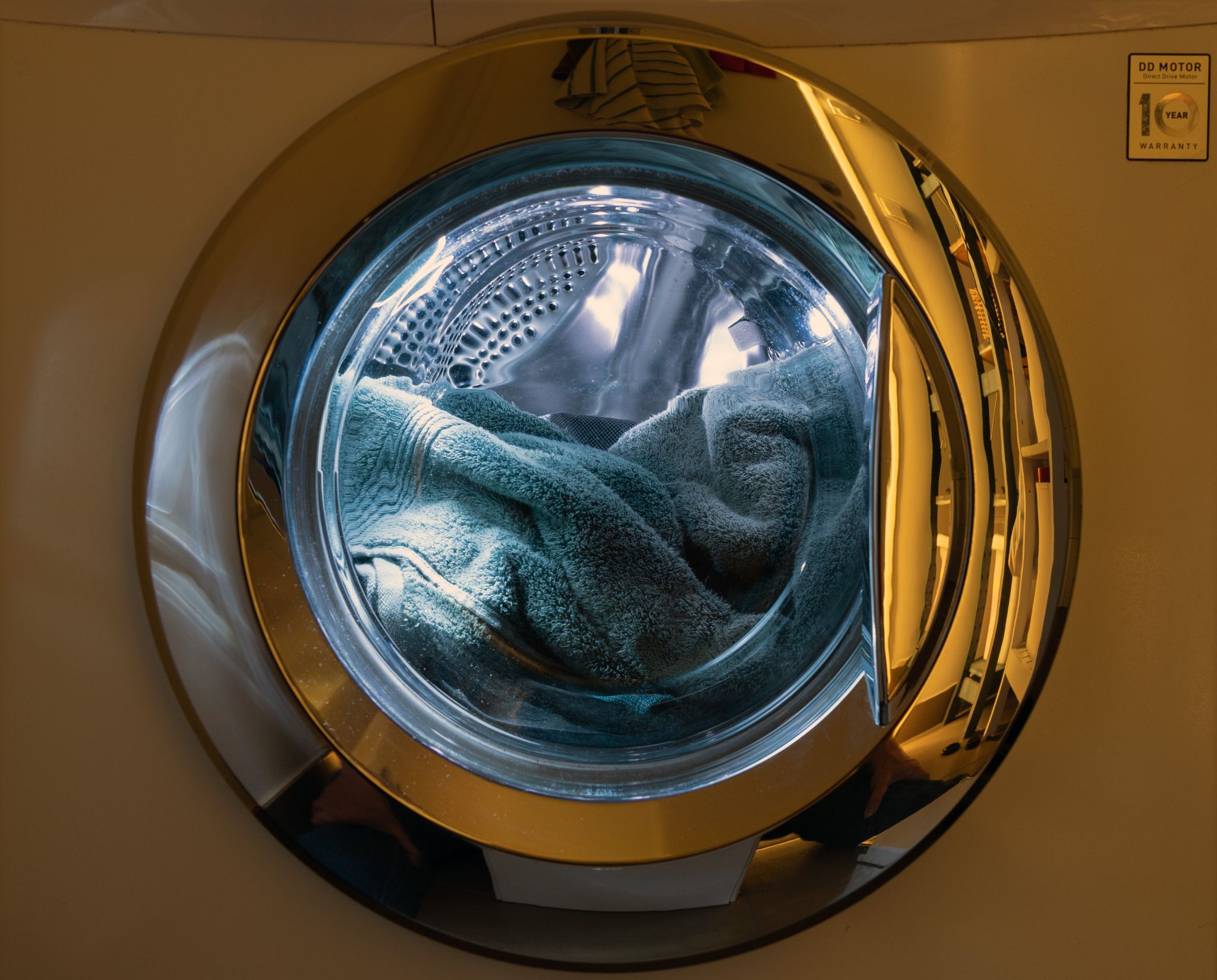 Die Waschmaschine am Warmwasser: Wie viel Strom spart das?